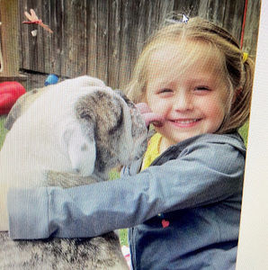 Meet your Posher, Ava